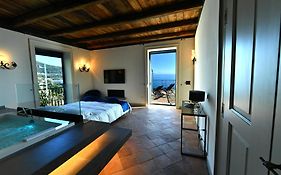 In Costa Relais & Luxury Suites